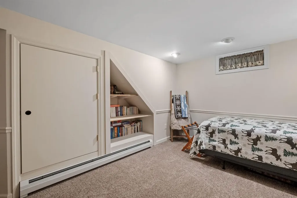 56 Davis Road Bradford NH 03221