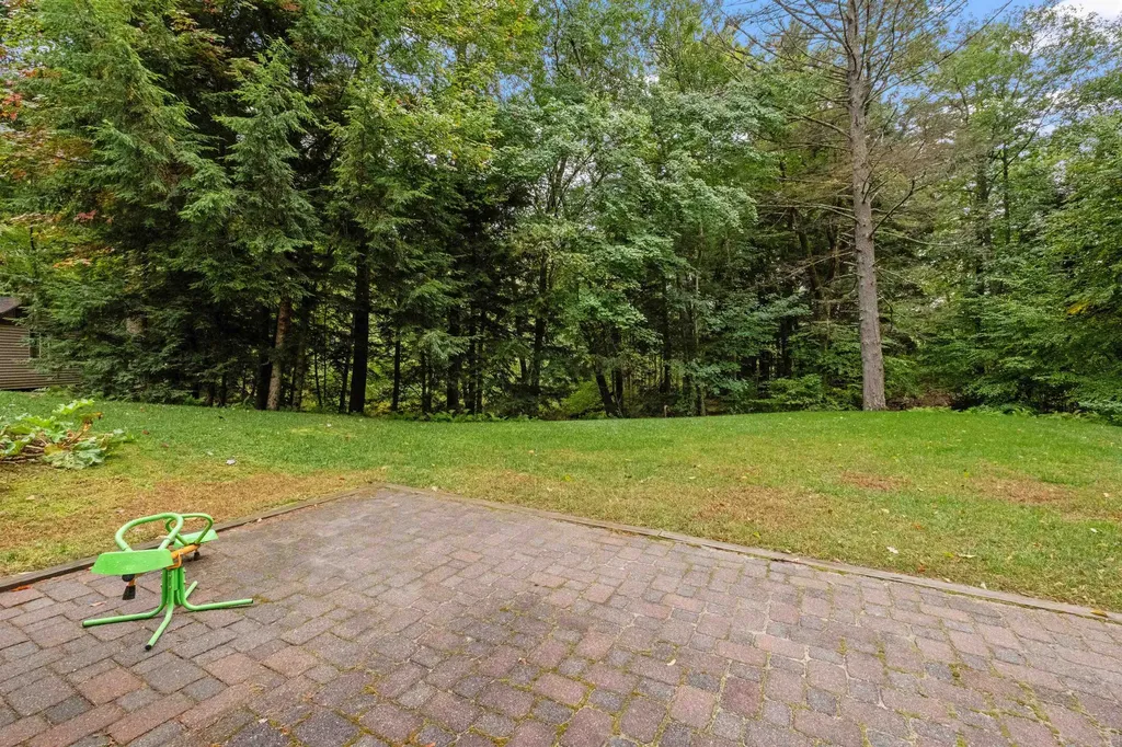 56 Davis Road Bradford NH 03221