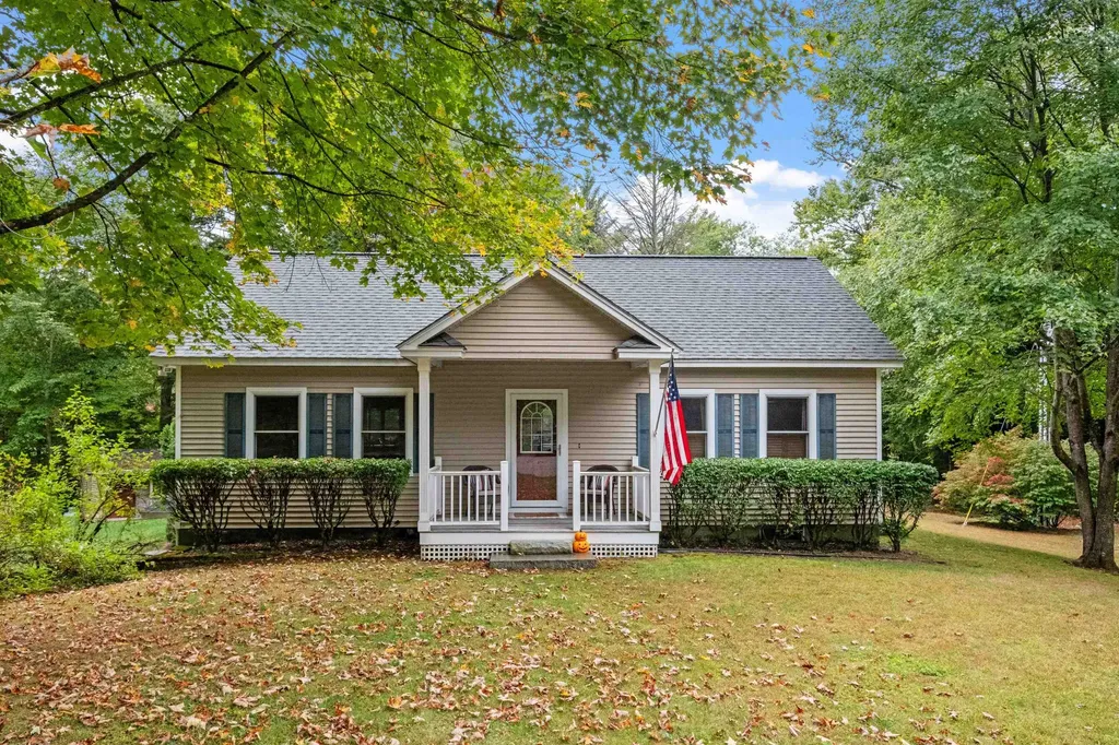 56 Davis Road Bradford NH 03221