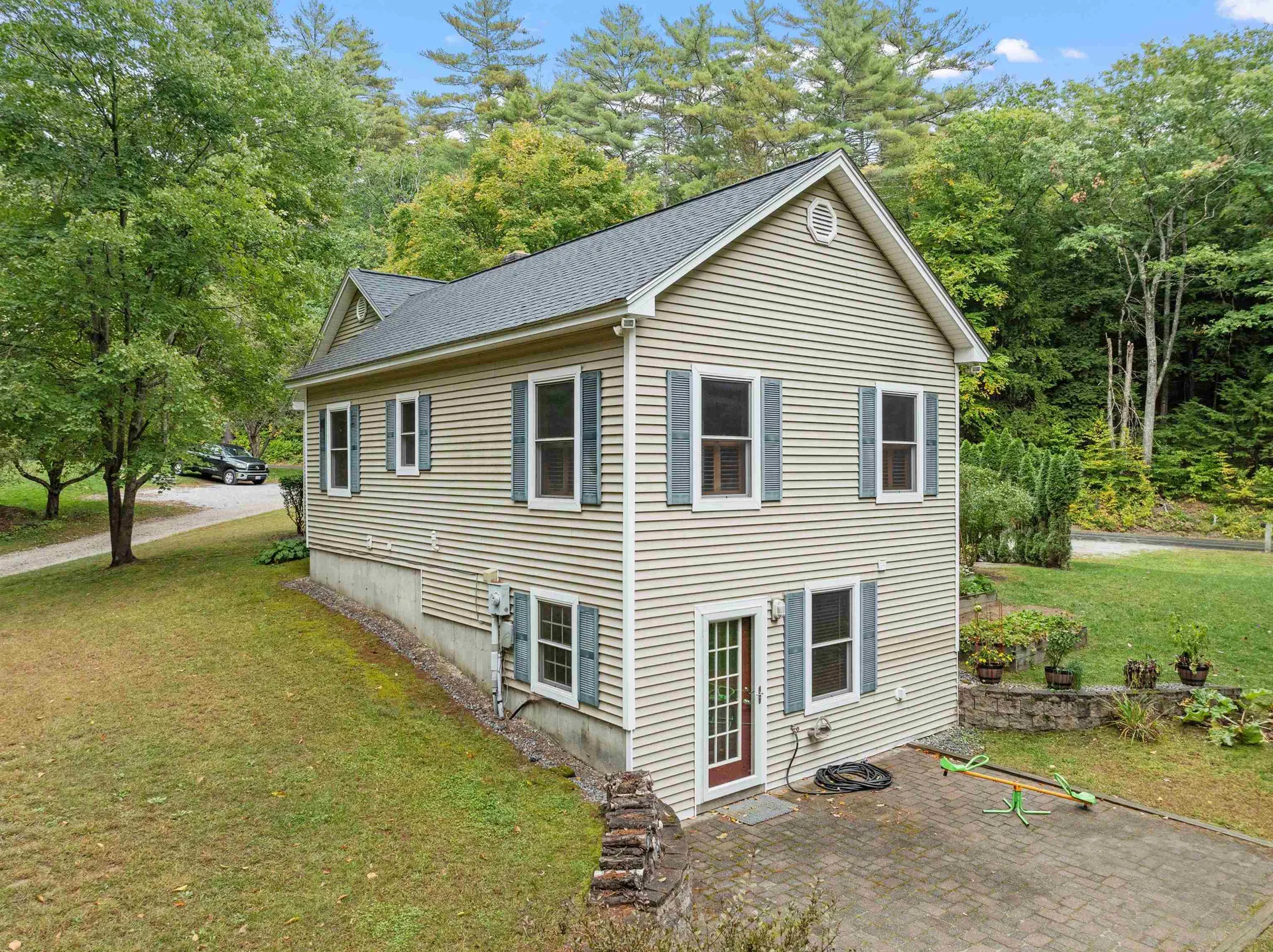 56 Davis Road Bradford NH 03221