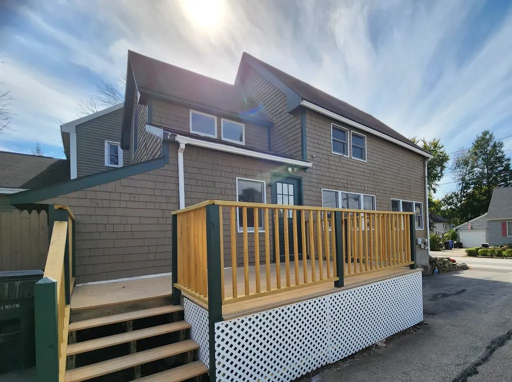 103 Woodland Avenue Manchester NH 03109