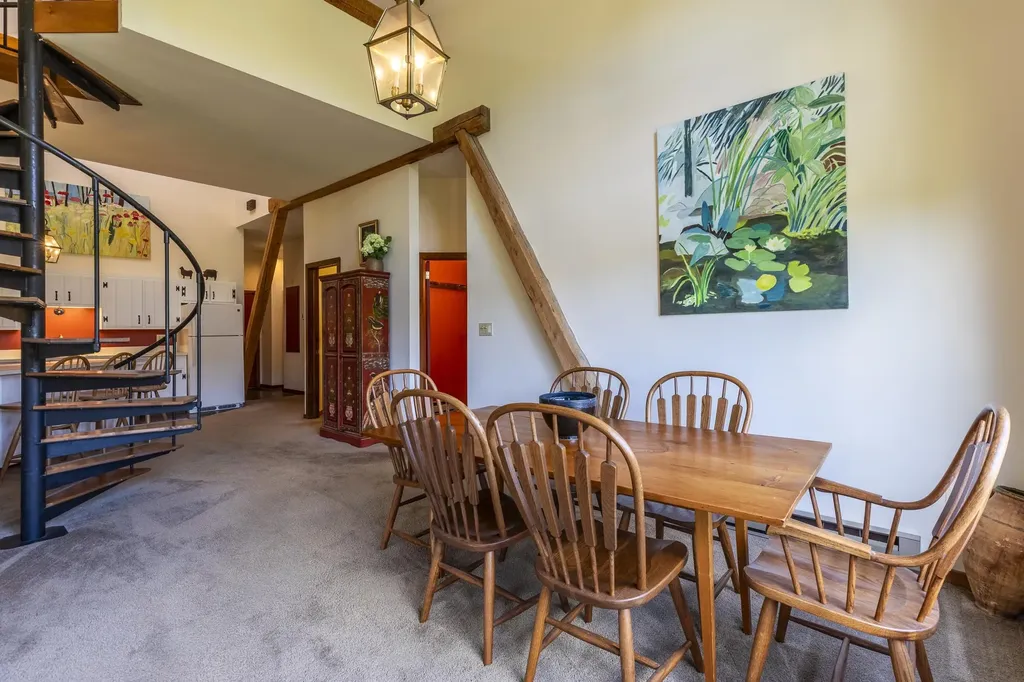 27 Lawrence Hill Road Weston VT 05161