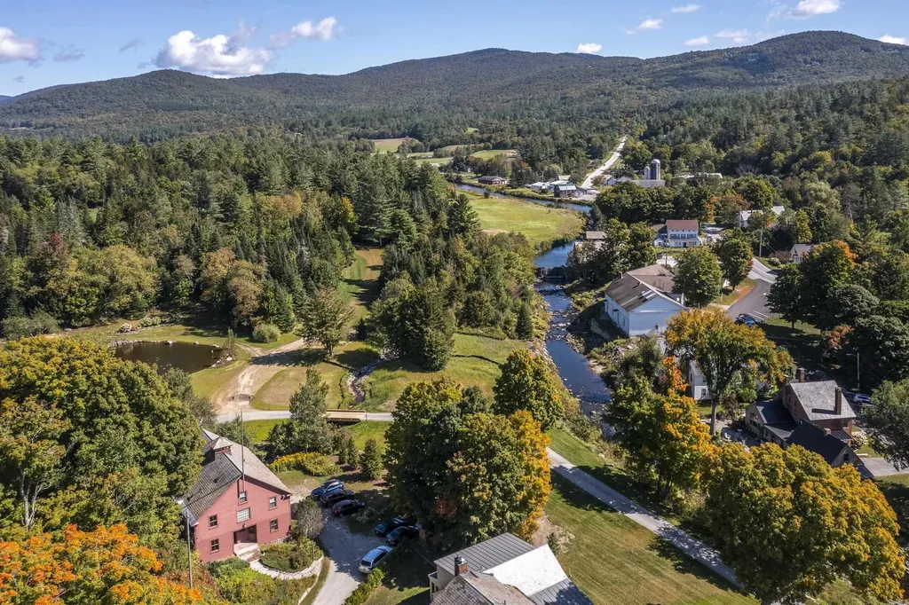 27 Lawrence Hill Road Weston VT 05161