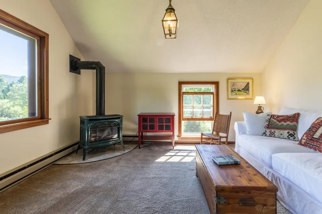 27 Lawrence Hill Road Weston VT 05161