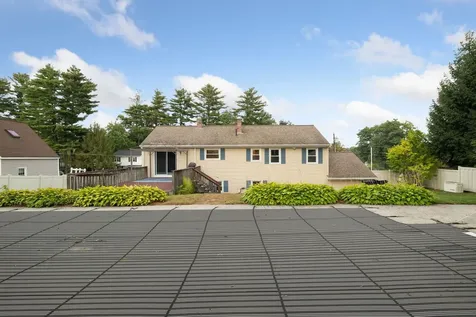 3 Longwood Road Salem NH 03079