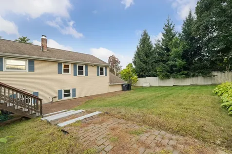 3 Longwood Road Salem NH 03079