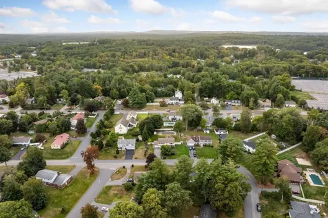 3 Longwood Road Salem NH 03079