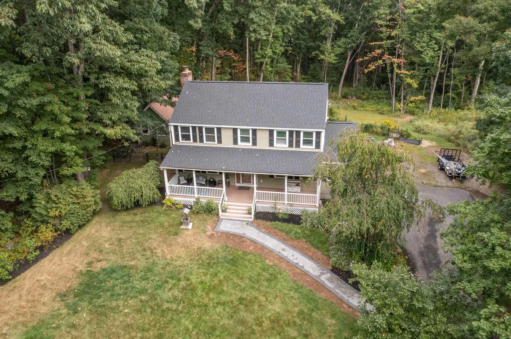 25 Teloian Drive Hudson NH 03051