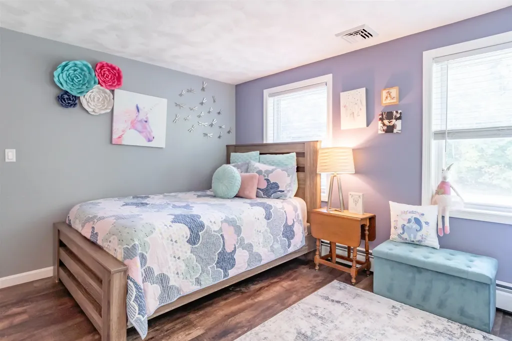 25 Teloian Drive Hudson NH 03051