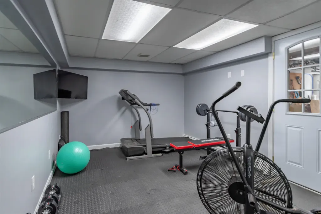 25 Teloian Drive Hudson NH 03051