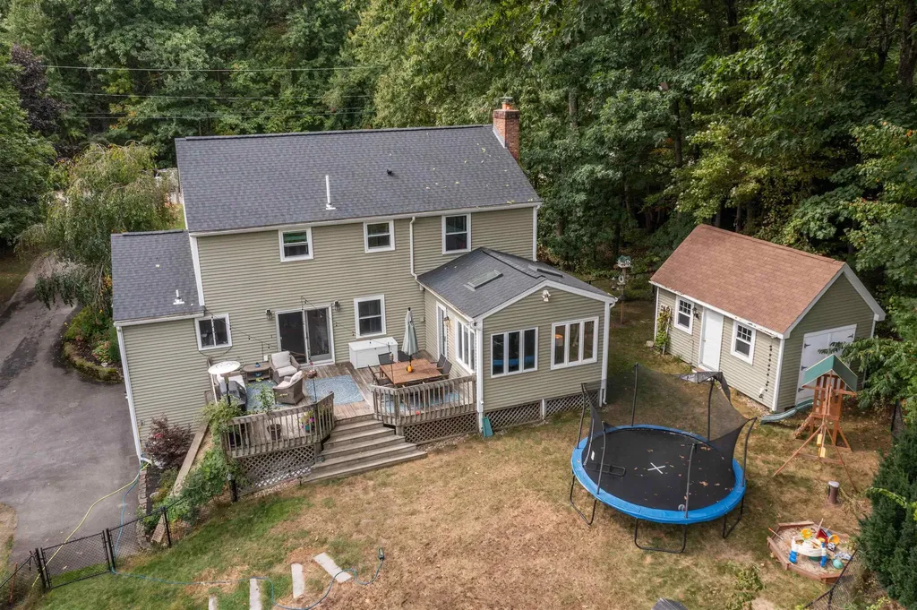 25 Teloian Drive Hudson NH 03051