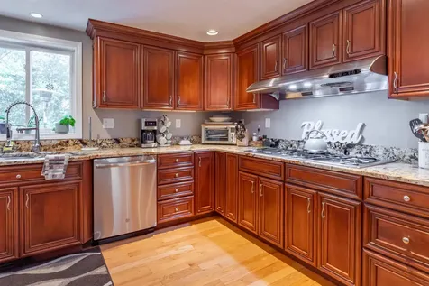 25 Teloian Drive Hudson NH 03051