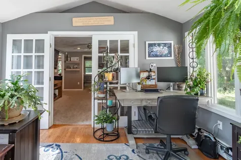 25 Teloian Drive Hudson NH 03051