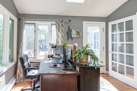 25 Teloian Drive Hudson NH 03051