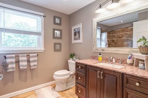 25 Teloian Drive Hudson NH 03051