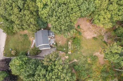 25 Teloian Drive Hudson NH 03051