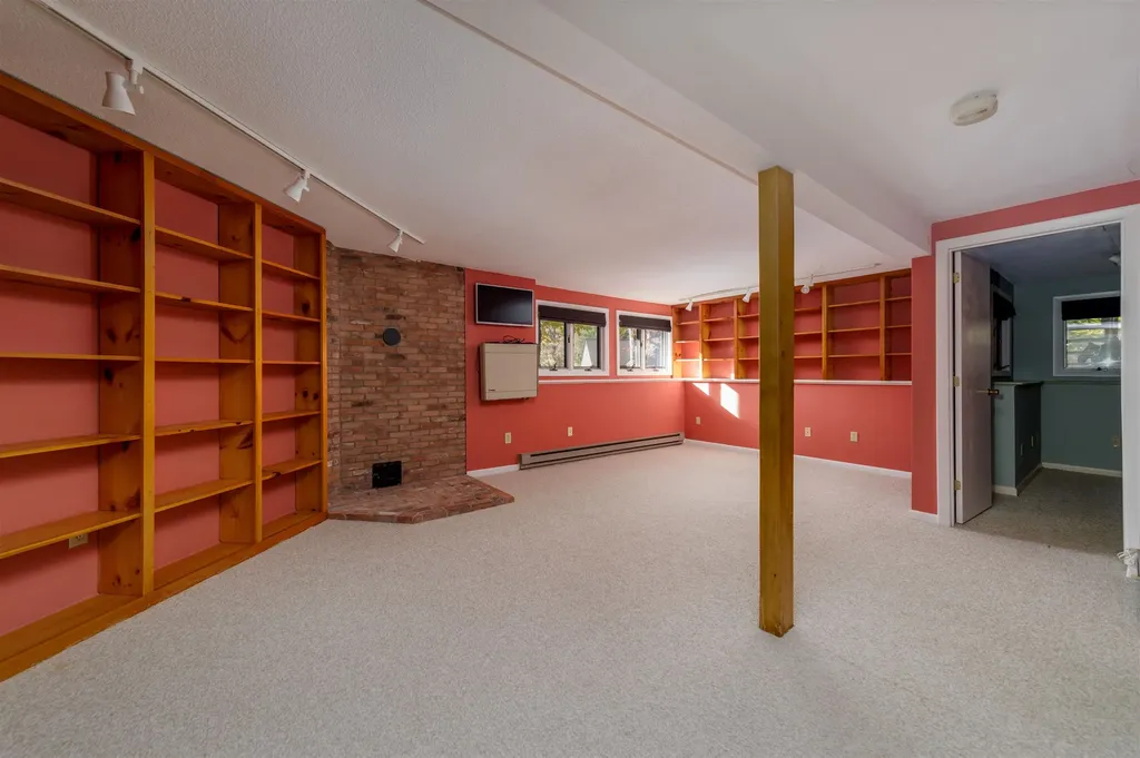 643 Marmot Lane Grantham NH 03753