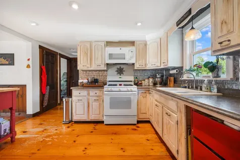 27 Plumer Road Epping NH 03042