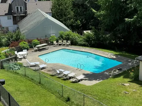 251 Mountainside Drive Warren VT 05674