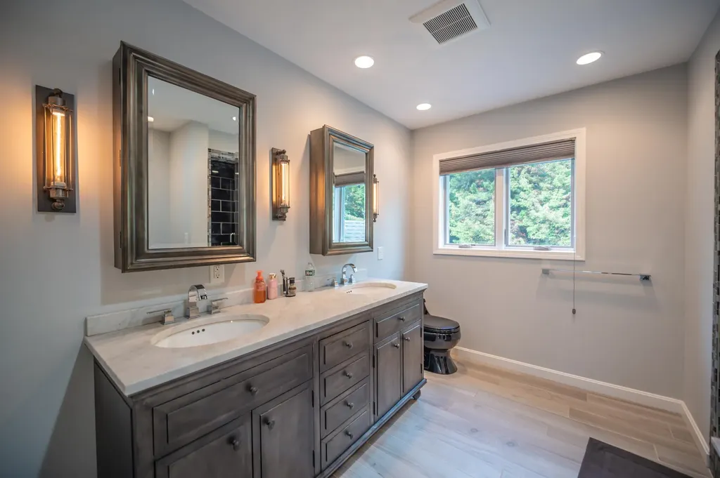 8 Challenger Hill Extension Dover VT 05356