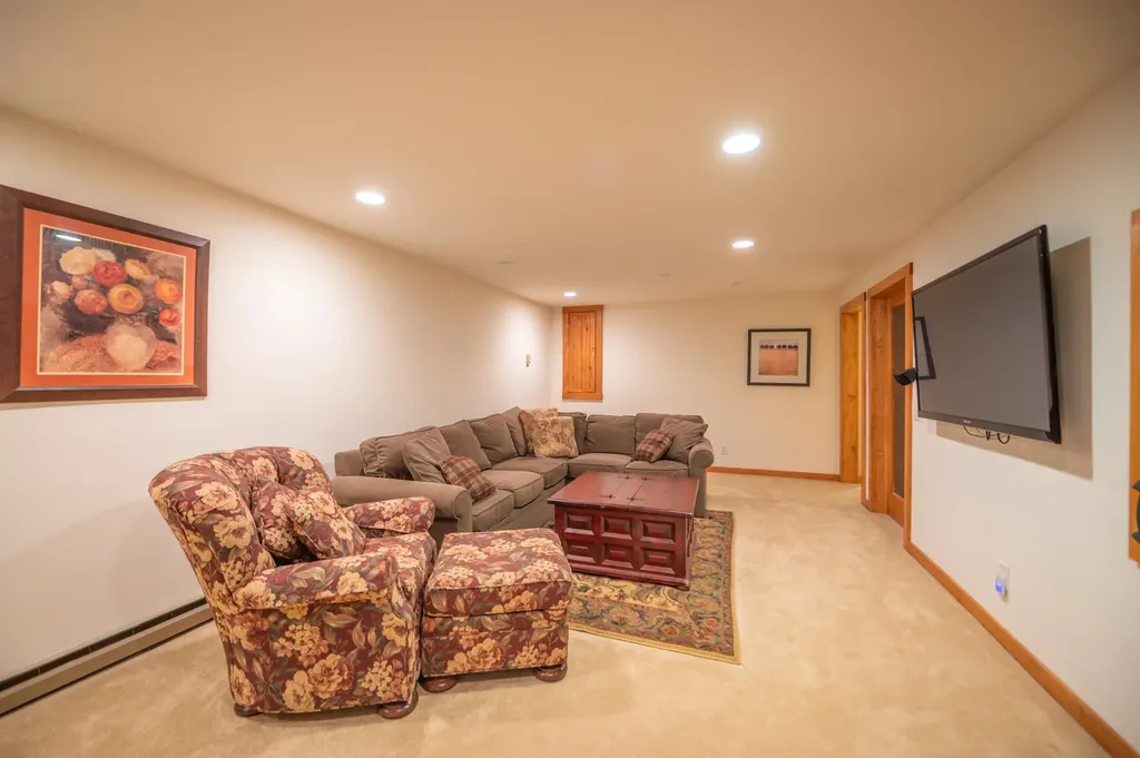 8 Challenger Hill Extension Dover VT 05356