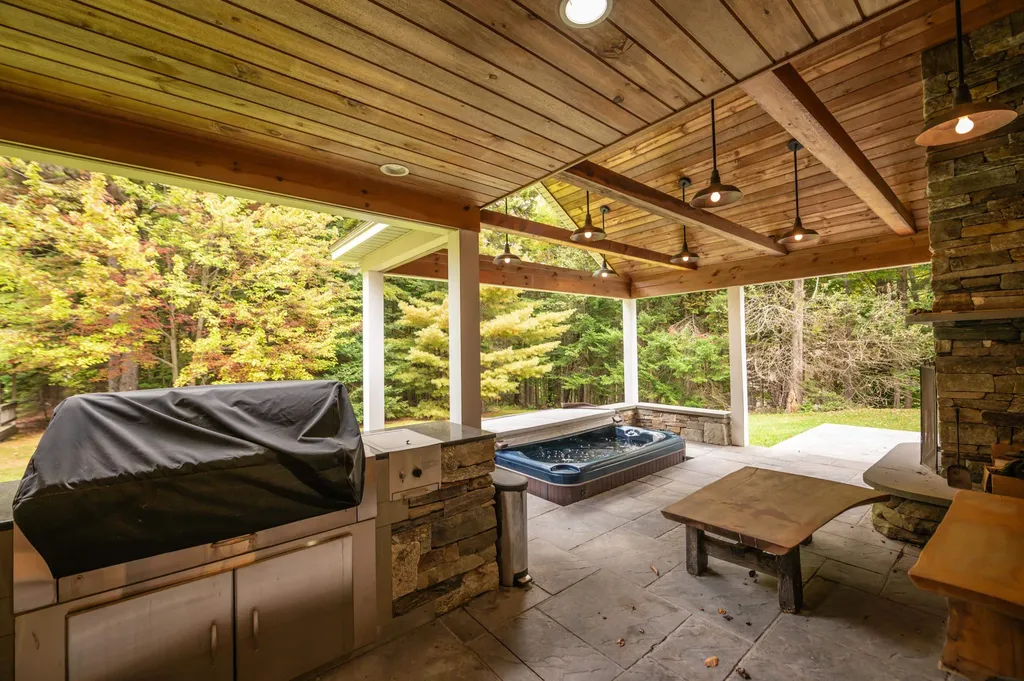 8 Challenger Hill Extension Dover VT 05356