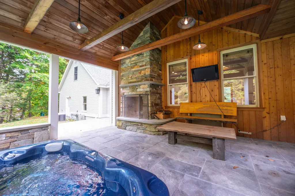 8 Challenger Hill Extension Dover VT 05356