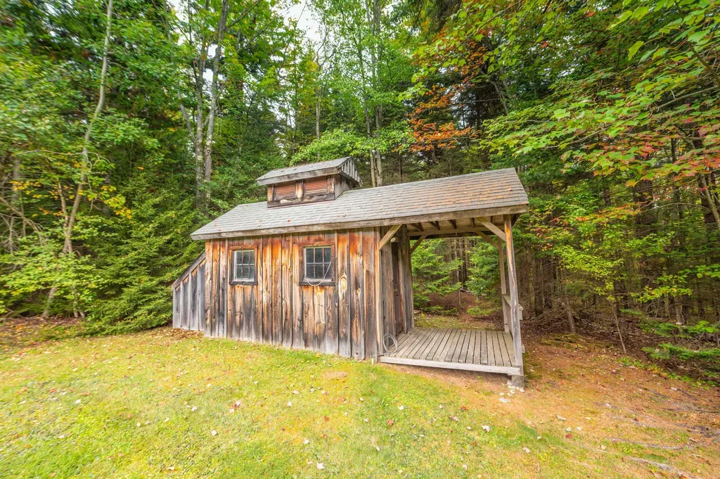 8 Challenger Hill Extension Dover VT 05356