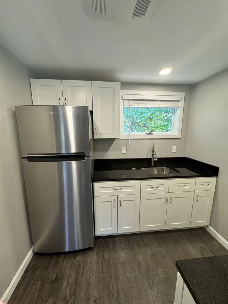 24 Monarch Way Portsmouth NH 03801