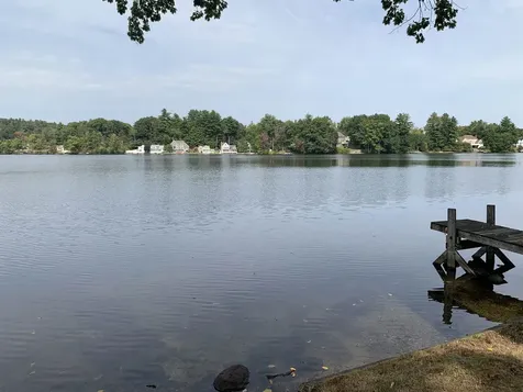 28 Beaver Lake Avenue Derry NH 03038