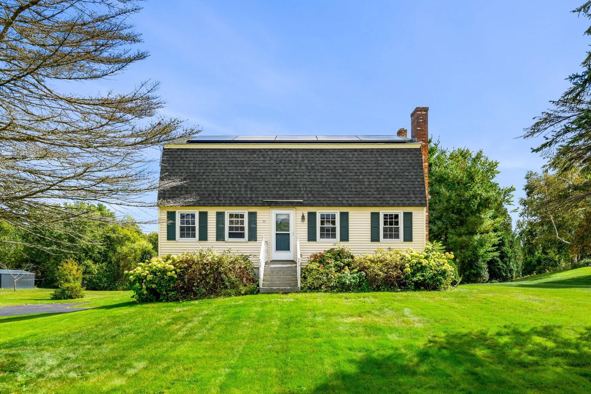 71 Scobie Pond Road Derry NH 03038