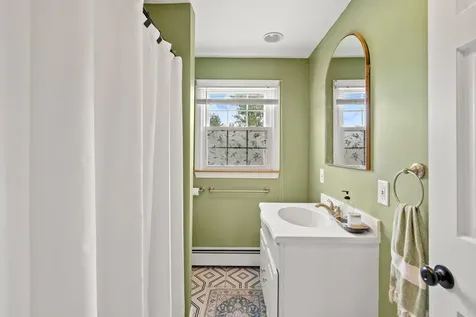 71 Scobie Pond Road Derry NH 03038