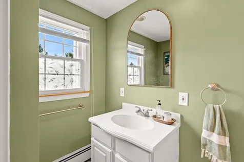 71 Scobie Pond Road Derry NH 03038