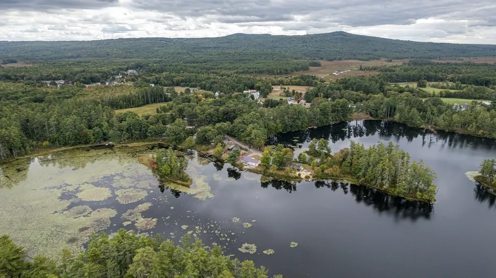 4 Downing Road New Durham NH 03855