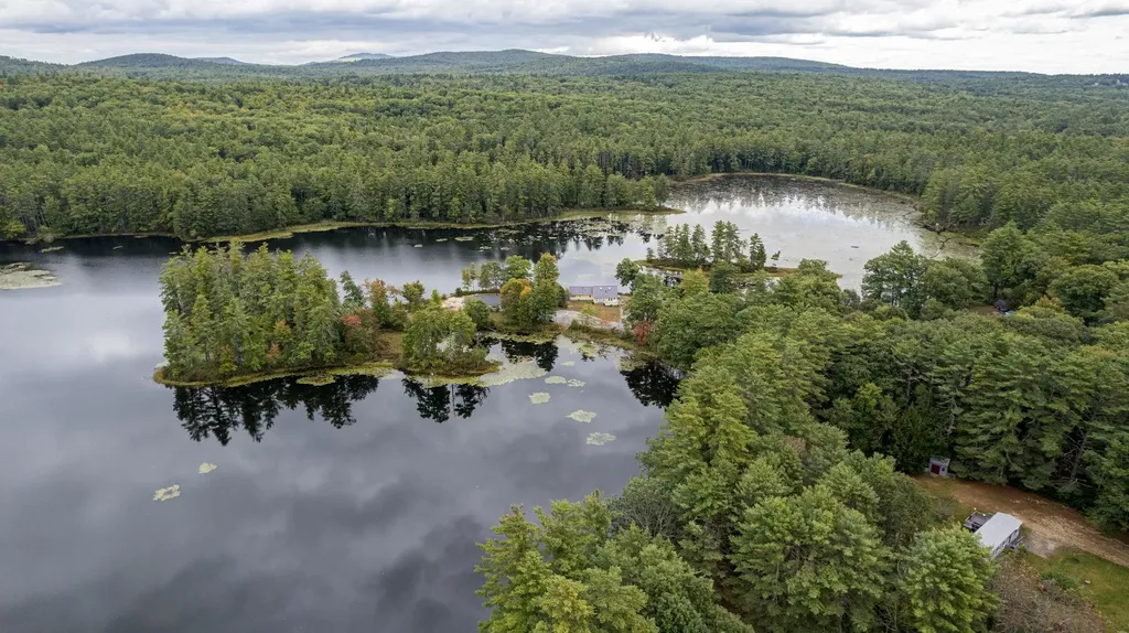 4 Downing Road New Durham NH 03855