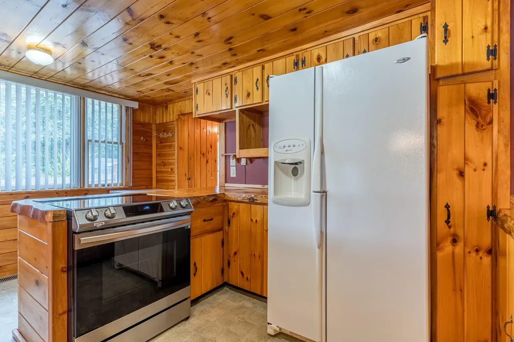 4 Downing Road New Durham NH 03855