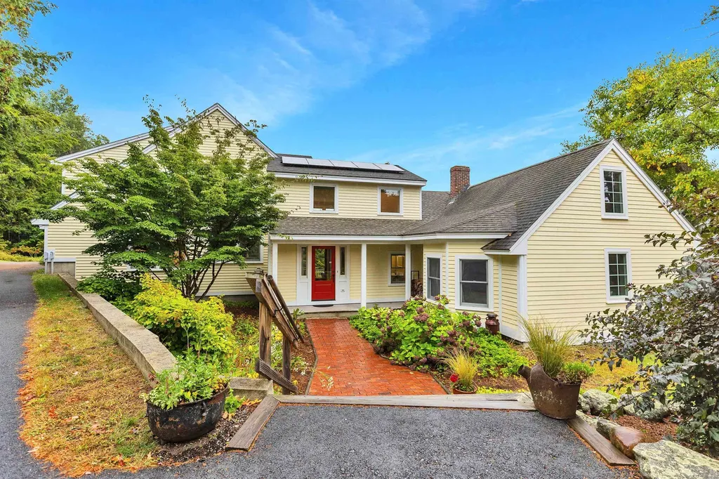 24 Old Amherst Road Mont Vernon NH 03057