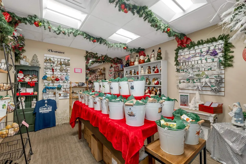 25 N Main Street Wolfeboro NH 03894