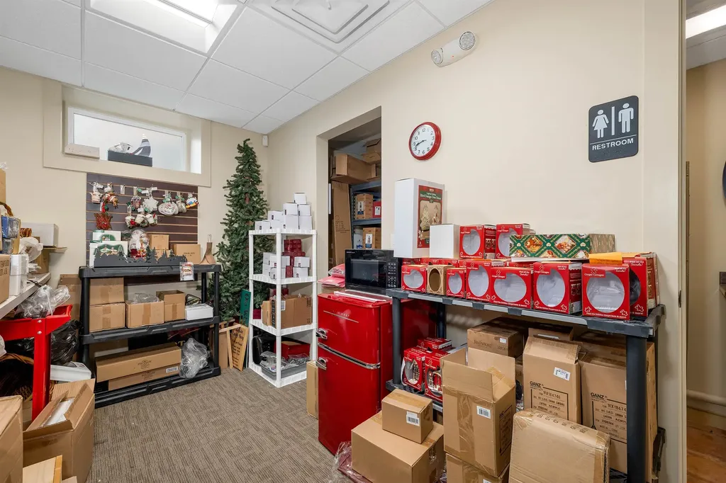 25 N Main Street Wolfeboro NH 03894