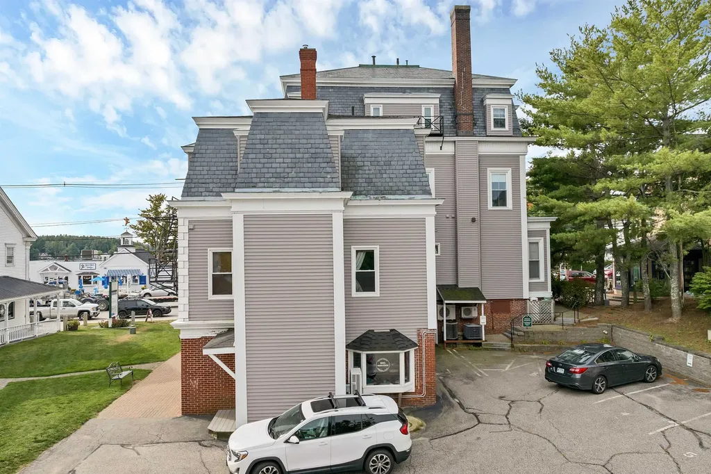 25 N Main Street Wolfeboro NH 03894