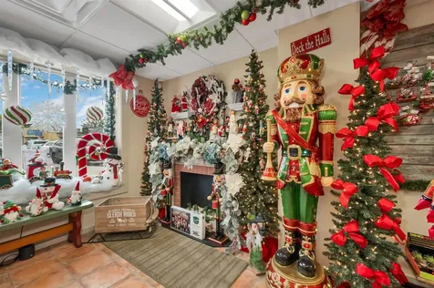 25 N Main Street Wolfeboro NH 03894