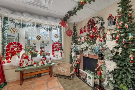 25 N Main Street Wolfeboro NH 03894