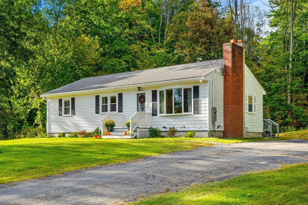 13 Sleepy Hollow Road Atkinson NH 03811