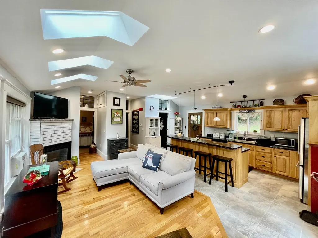 38 Huntington Drive Hillsborough NH 03244
