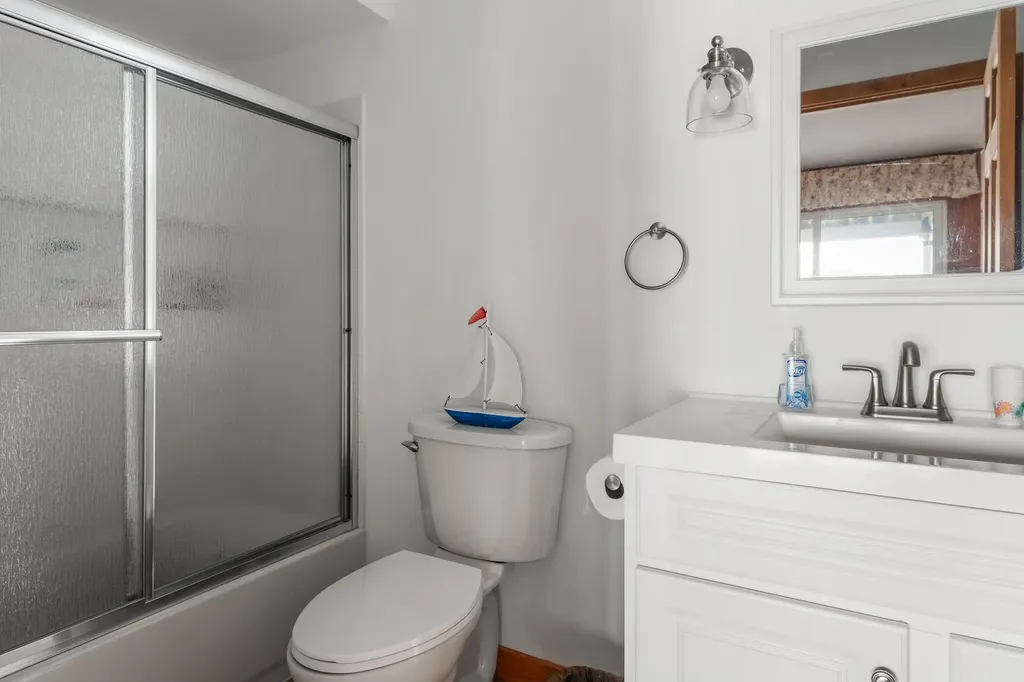 8 White Shutter Road Sunapee NH 03782