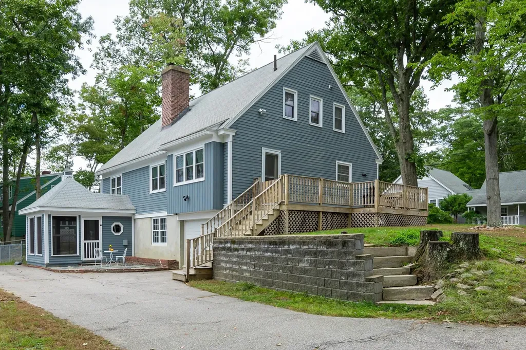244 Hillhaven Road Manchester NH 03104