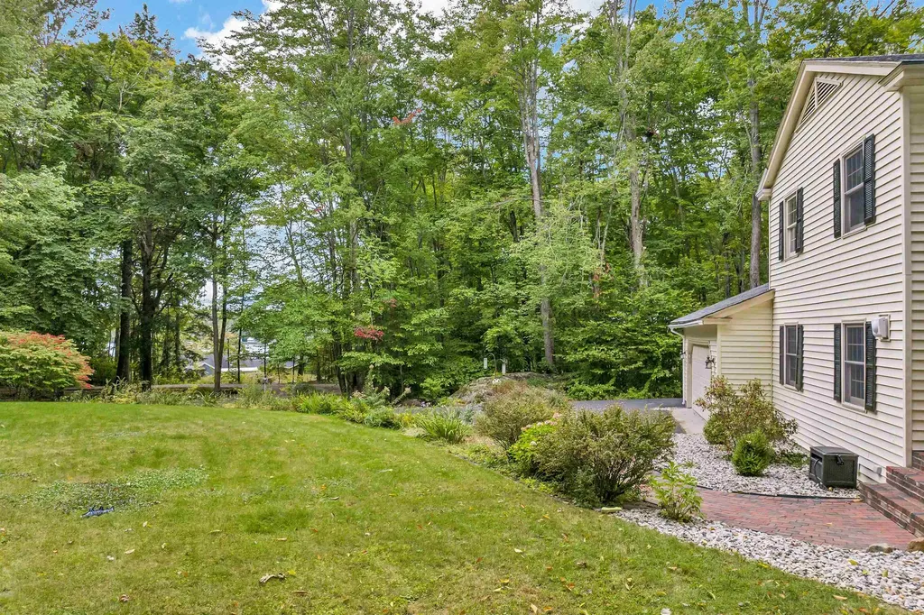 7 Loon Street Wolfeboro NH 03894