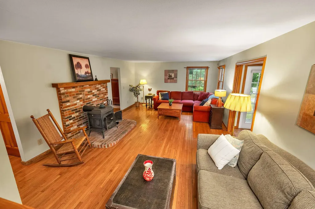7 Loon Street Wolfeboro NH 03894