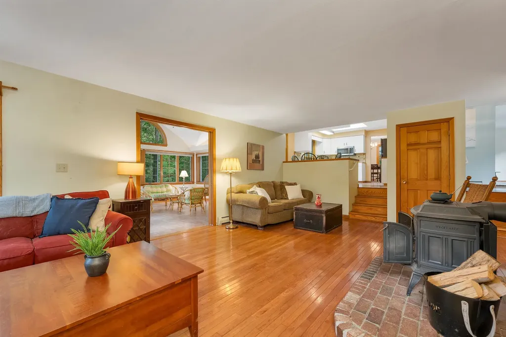 7 Loon Street Wolfeboro NH 03894