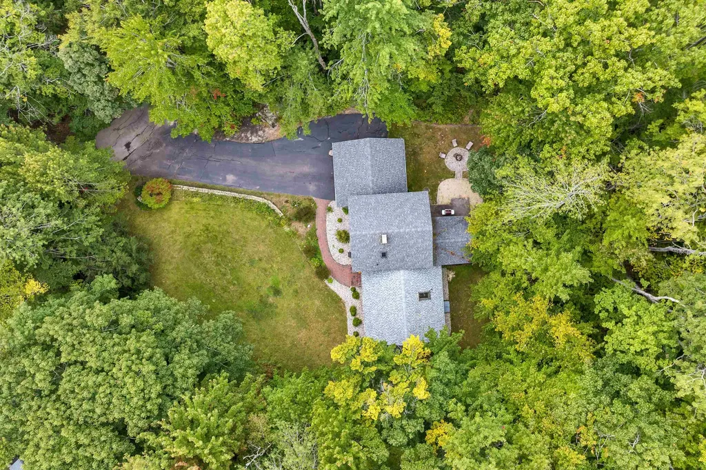 7 Loon Street Wolfeboro NH 03894